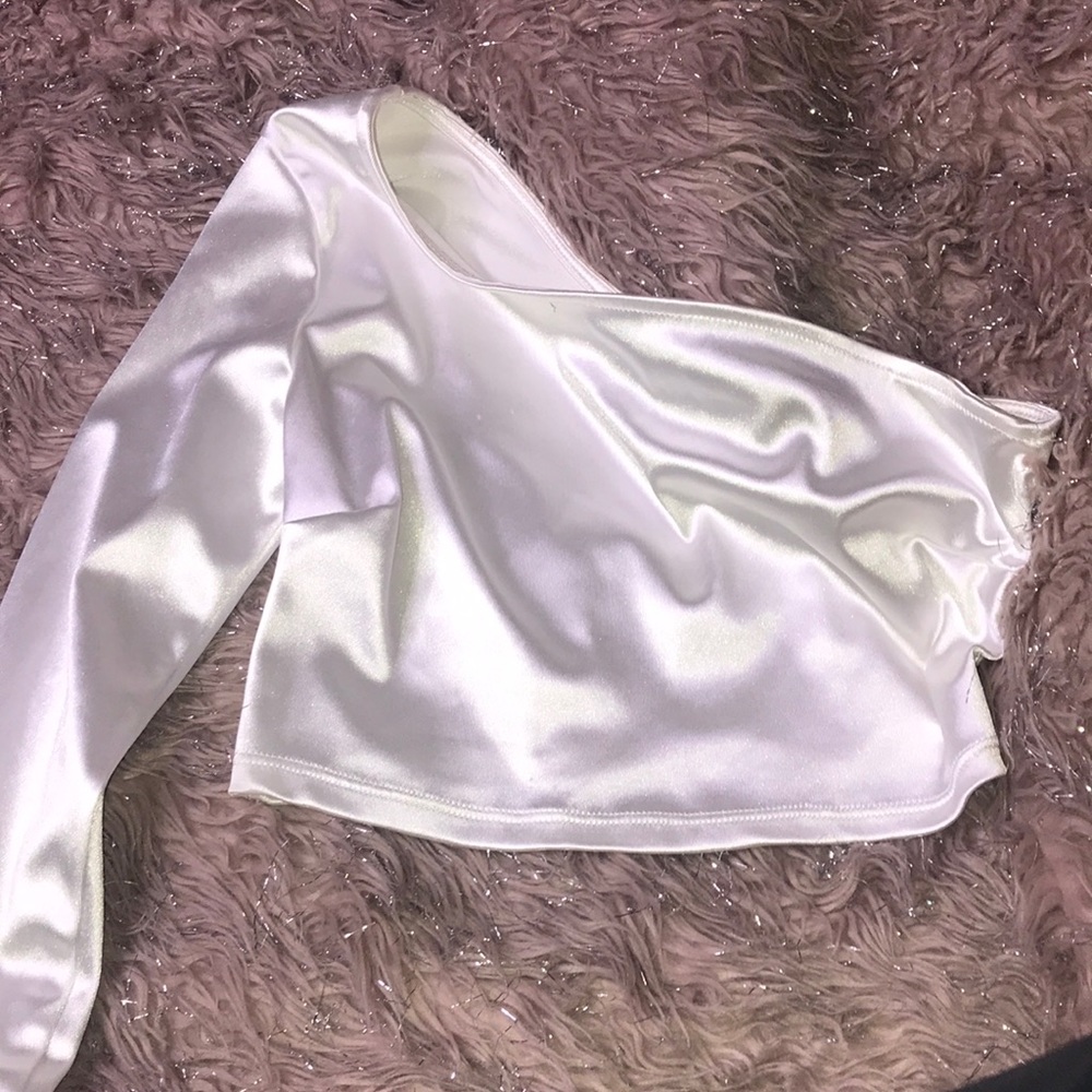 One sleeve crop top